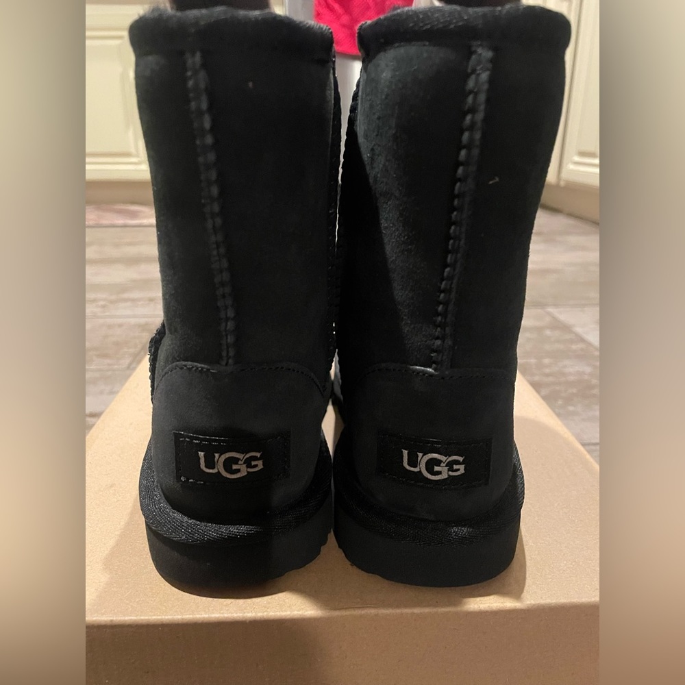 BRAND NEW KIDS UGGS